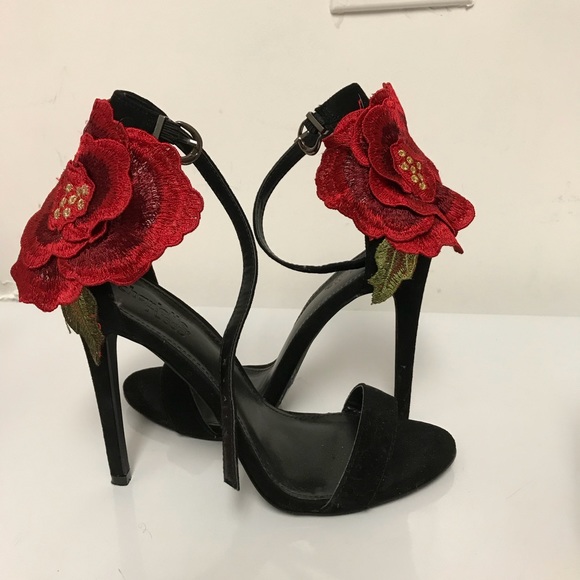 Heels - Picture 1 of 3